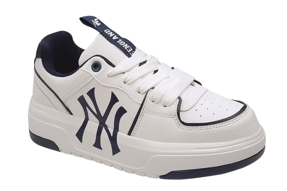 SuperShoes: Tenis Blanco Marino ¡Trend Universitario!