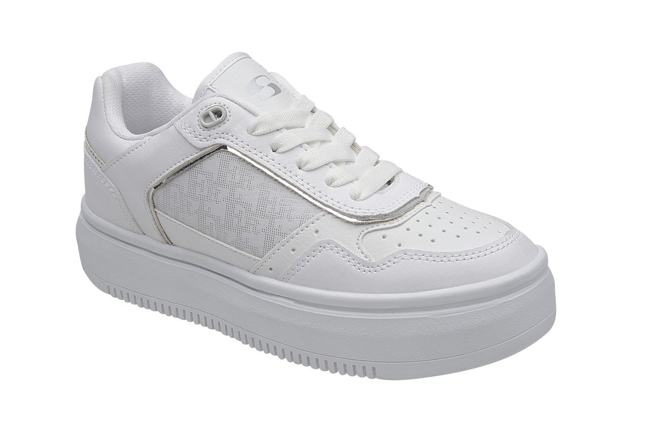 SuperShoes: Estilo White & Silver que eleva tu look