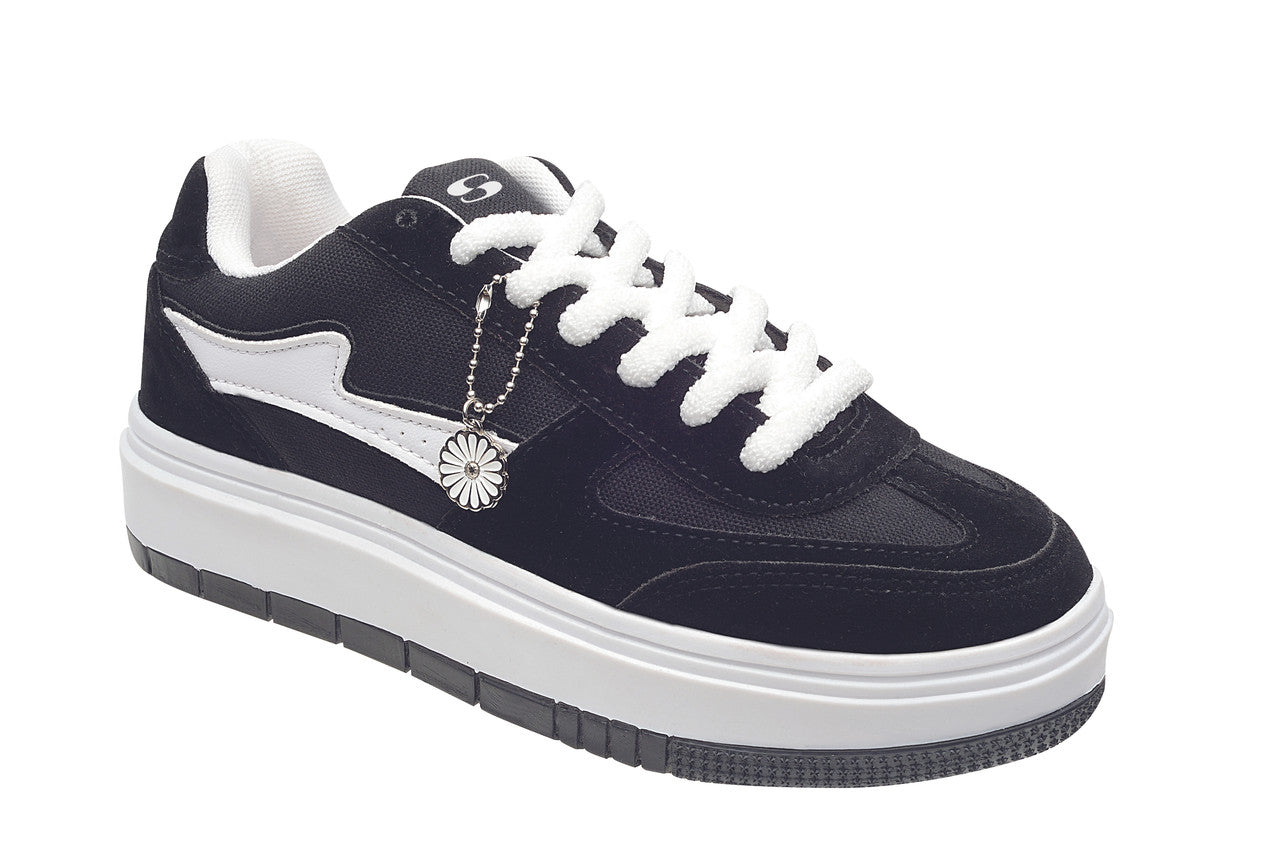 SuperShoes: Tenis Retro Negro Blanco ¡Estilo Único!