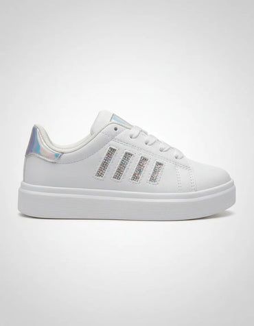 SuperShoes: Tenis blancos con cristales, ¡brillo premium!