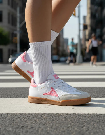 PIRMA: Tenis retro-chic, ¡estilo y resistencia!