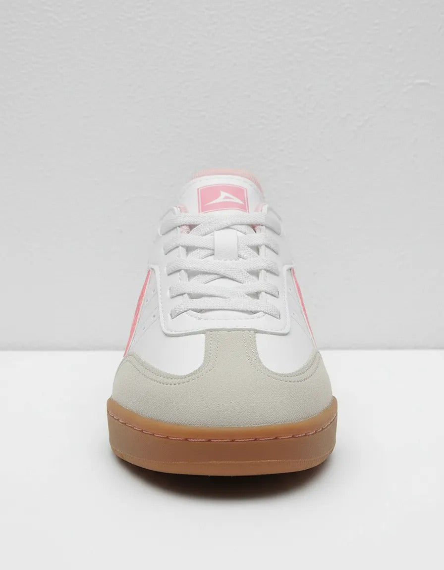 PIRMA: Tenis retro-chic, ¡estilo y resistencia!
