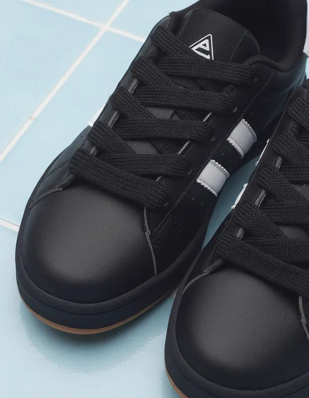 SuperShoes: Tenis Retro Black & White, ¡el estilo pro!