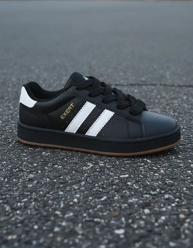 SuperShoes: Tenis Retro Black & White, ¡el estilo pro!