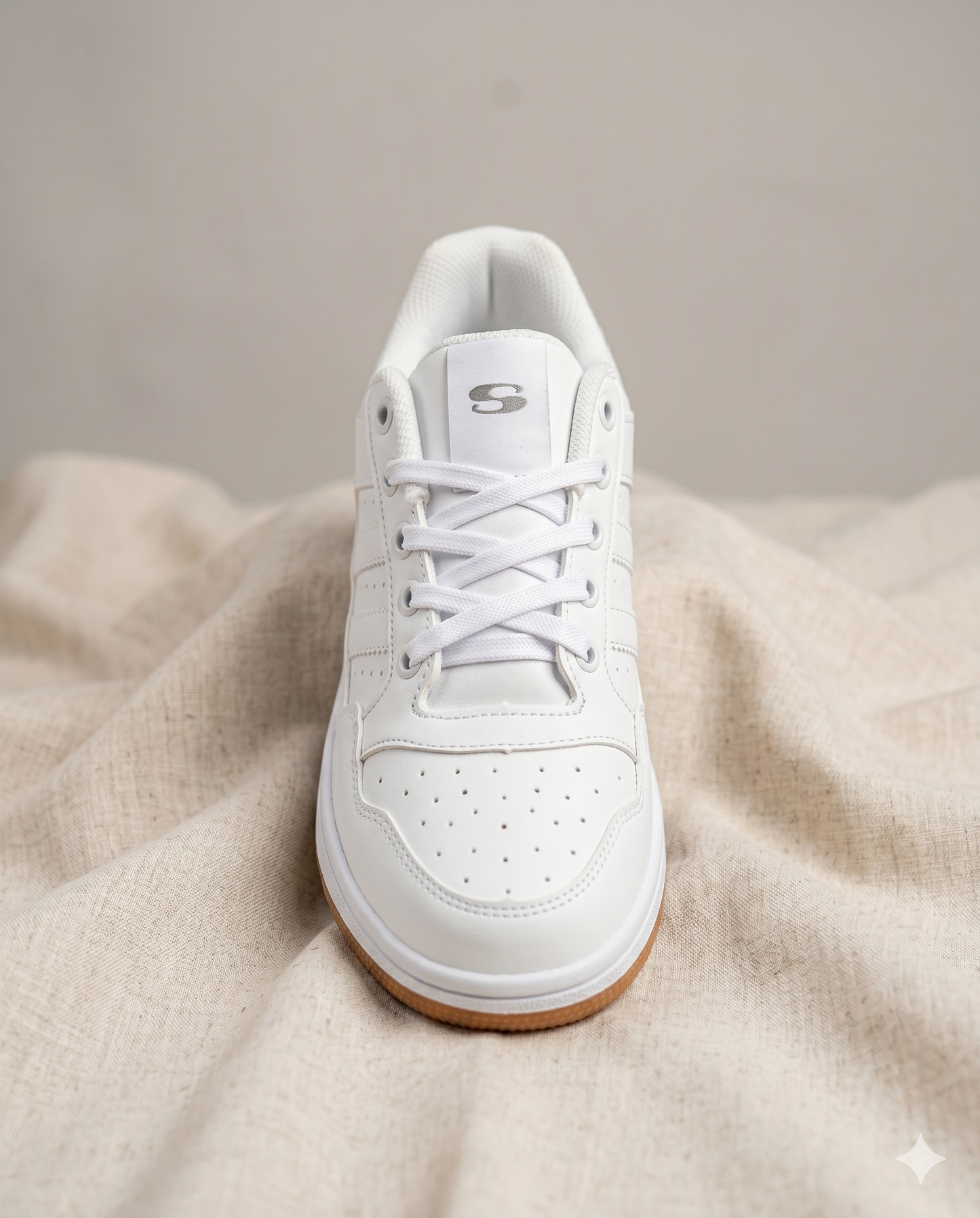 SuperShoes: Tenis Blanco Ámbar ¡Tu Básico Favorito!