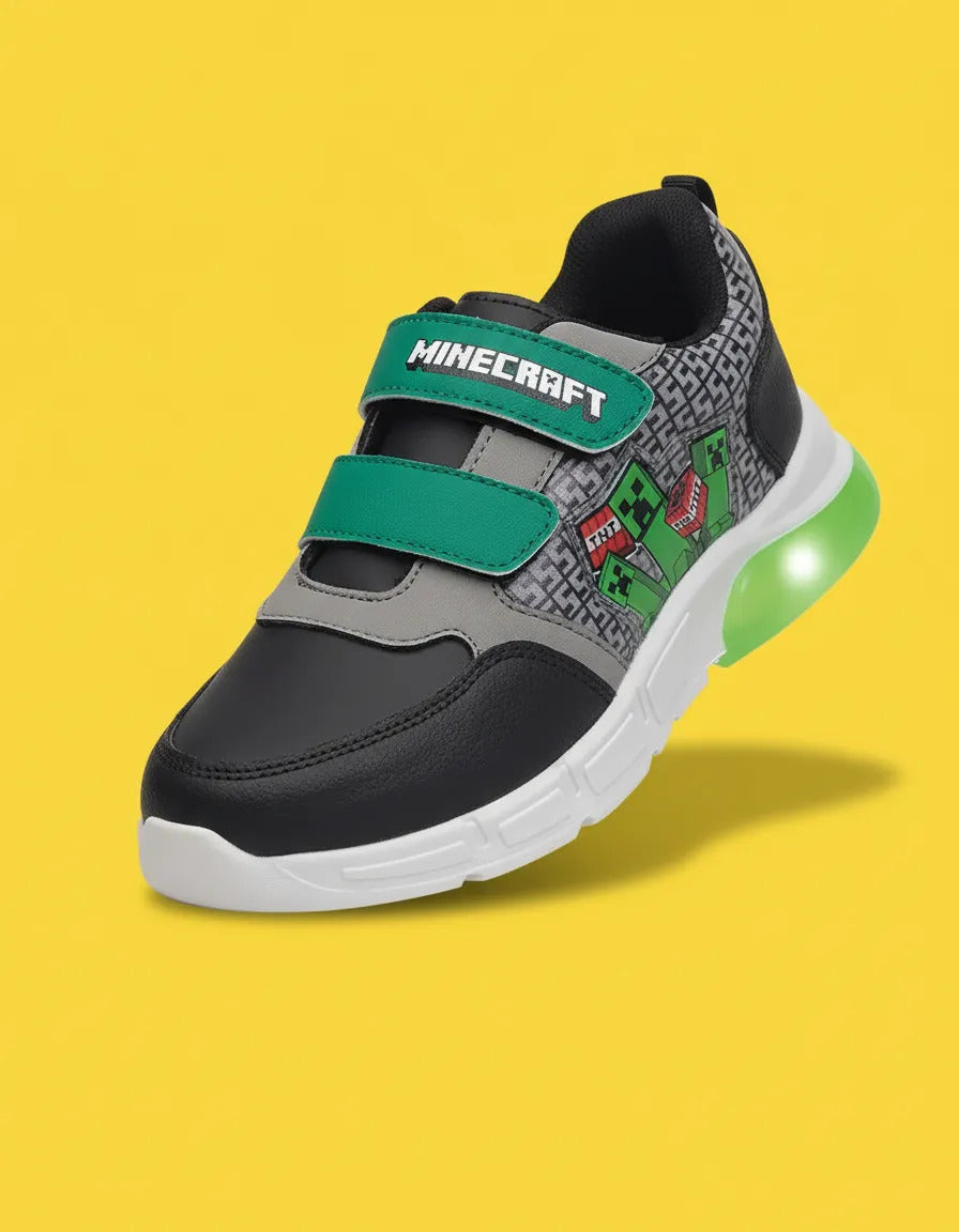 SuperShoes: Tenis Negro Verde con luces, ¡poder gamer!