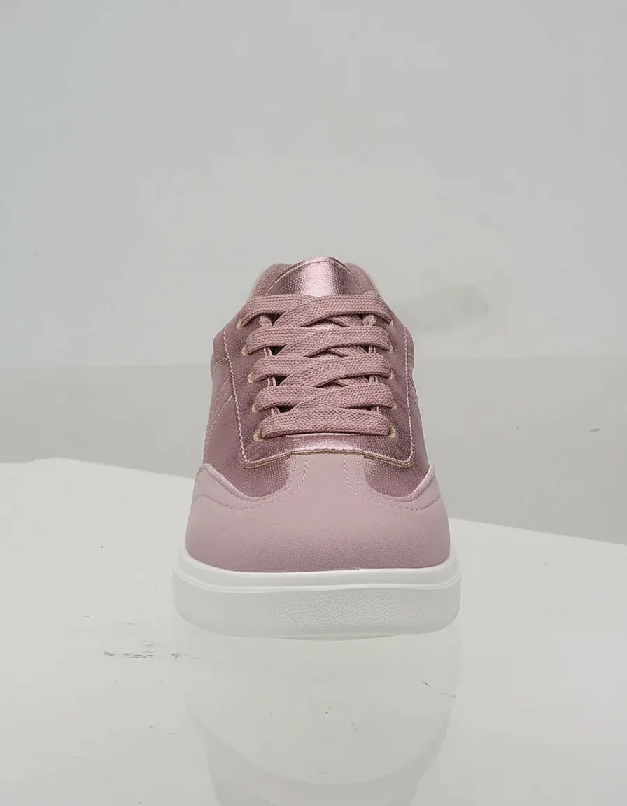 SuperShoes: Tenis Rosa Metálico, ¡brillo y estilo top!