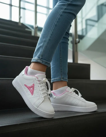 PIRMA: Tenis blancos con rosa, ¡el look más girly y top!