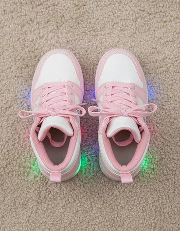 SuperShoes: Botas con luces, ¡estilo viral!