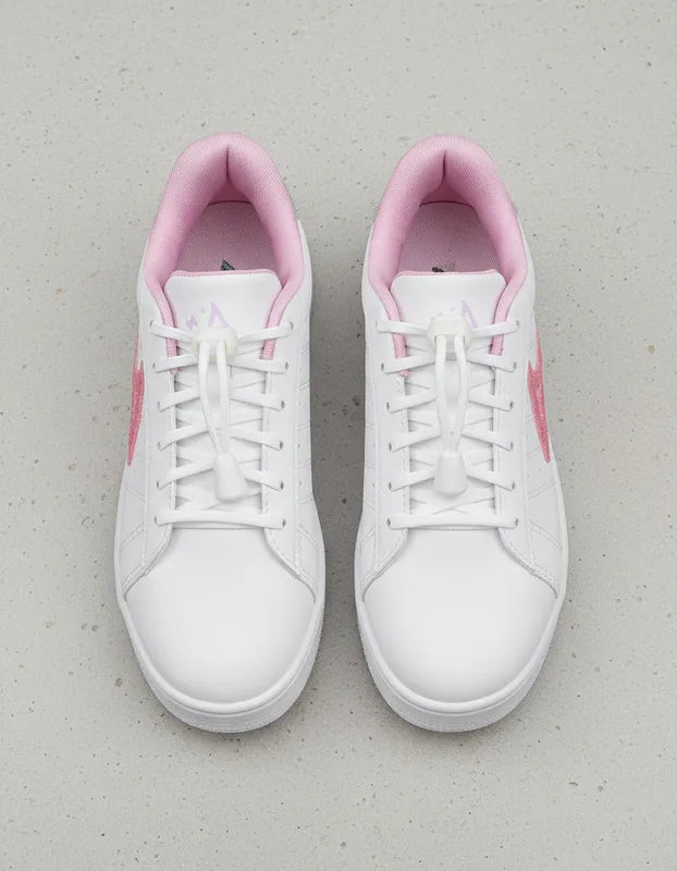 PIRMA: Tenis blancos con rosa, ¡el look más girly y top!