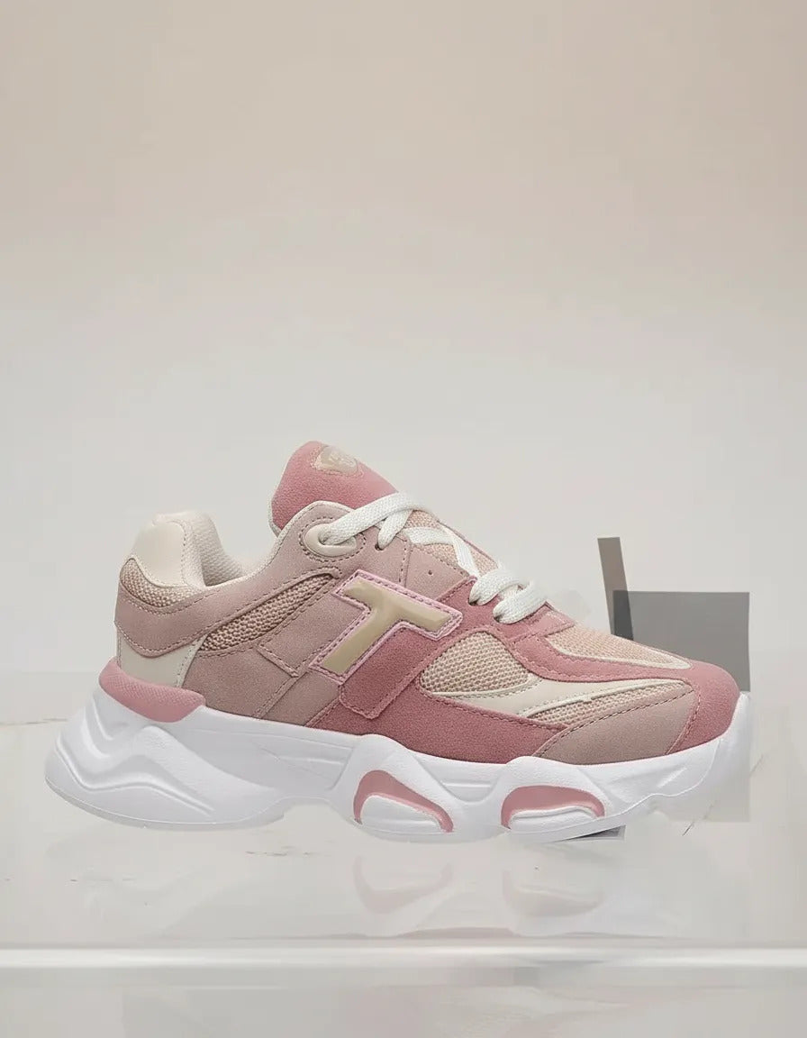 SuperShoes: Tenis "Peach" ultra ligeros y aesthetic
